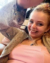 Zahral som sa na skrývačku s jedným mojím osmákom. 15 minút som ho nevedel  nájsť. Našiel som ho nakoniec ako sedí v hajzli, celý mokrý len hlavu suchú  držal nad hladinou. Celý