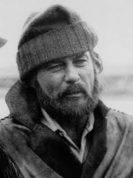 Robert Conrad, Two-Fisted TV Star of 'Wild Wild West,' Dies at 84