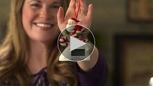 Amazon.com: Adorno navideño con sonido y luz "Naughty or Nice?" de Hallmark  : Hogar y Cocina