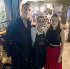 150 kişinin katıldığı törende can bonomo'nun nikah şahitleri menajeri ece çelebioğlu yeşilbaş, prodüktörü ve yakın arkadaşı can saban, çocukluk arkadaşı cem cavez ve arkadaşı ferhat. Can Bonomo And Oyku Karayel Oyku Karayel Fans Argentina Facebook