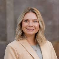 Molly Carson's Instagram, Twitter & Facebook