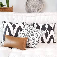 Novelty plush pillows outdoor bolster pillows outdoor floor pillows outdoor lumbar pillows outdoor throw pillows throw pillow sets throw. Venta Black And White Couch Pillows En Stock