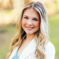 Danielle Willett's Instagram, Twitter & Facebook