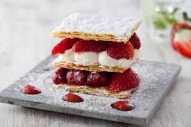 Recette De Mille Feuille Aux Prunes Creme Chantilly Et Sauce Caramel Beurre Sale Facile Et Rapide Recette Mojito Fraise Recette Entremet Creme Vanille