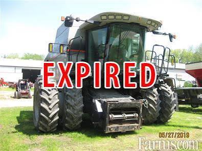 Gleaner R65 Combine