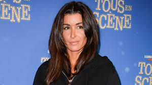 Jenifer rassure ses fans sur Instagram, mais le photographe agressé serait  "sacrément amoché" | TF1 INFO