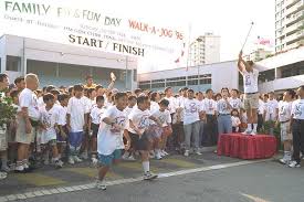 Goh chok tong, singapore politician. Prime Minister Goh Chok Tong Flagging Off The Walk A Jog