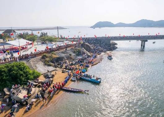 Lễ hội Sông nước Đà Nông – Sắc xuân miền cửa biển Phú Yên (Phường Hòa Hiệp, tỉnh Đắk Lắk)
