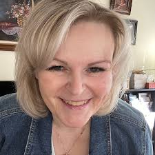 Wendy Higham's Instagram, Twitter & Facebook