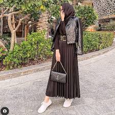 Niqaab نقاب a veil that covers the face and entire head but with a place cut out for the eyes (image: Modern Hijab Street Styles Just Trendy Girls
