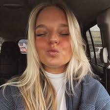 Savannah Choate's Instagram, Twitter & Facebook