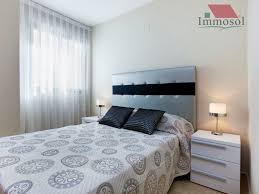 Consta de cabecero y bancada. Habitacion Con Cama Grande De Matrimonio Camas Habitacion Camas Grandes