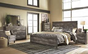 Plank wood drawer fronts and bed. Wynnlow 5 Piece Panel Bedroom Set In Gray