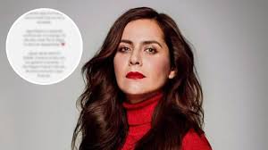 Teatro suspendió shows de Natalia Valdebenito y ella arremetió 😱 “No hagan  más el ridículo” 👇