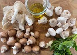 See more ideas about marinated mushrooms, stuffed mushrooms, mushroom recipes. Raw Mushroom Salad With Garlic And Parsley Chez Le Reve Francais