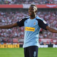 Borussia mönchengladbach hat marcus thuram bereits für seine spuckattacke sanktioniert. Denis Zakaria Von Gladbach Uber Wechsel Im Sommer Und Bvb Duell