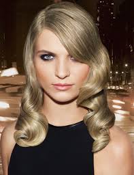 Give your hair buoyant effervescence with a hue evocative of french wine. Champagne Blonde Luxe Blur Haircolor Redken