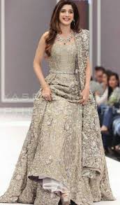 Pretty Silver Bridal Lehenga Worn By Mahira Bridal Anarkali Suits Latest Bridal Dresses Pakistani Bridal Dresses
