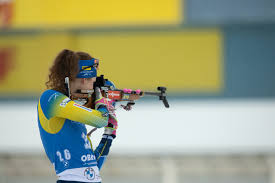 Skidskytten hanna öberg sminkas inför en reklamfilmsinspelning i östersund. Hanna Oberg Atta Efter Fyra Bommar Och Tappad Stav Langd Se