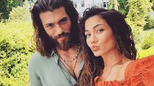 Yakışıklı oyuncu can yaman demet özdemir ile yeniden barışmak istediği yönündeki çıkan haberlere yanıt verdi. Some Likes You Demet Ozdemir Leaves A Complimentary Comment On Can Yaman S Post Military Style Al Bawaba