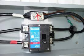 The installation details depend on the electrical code that is in effect in that jurisdiction. Grounding Outside Main Breaker Bonding Neutral And Ground Doityourself Com Community Forums
