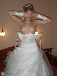 Beach Oops Accidental Nudity - Bobs and Vagene