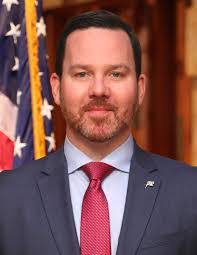 Chris Common's Instagram, Twitter & Facebook