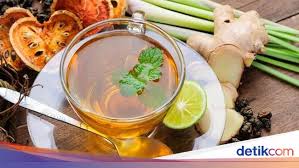 Kemudian tambahkan jahe, daun salam, laos, serai, daun jeruk, dan gula jawa. Kombinasi Teh Jahe Dan Lemon Bisa Membantu Turunkan Berat Badan