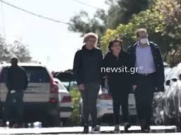 Μεγάλη θλίψη σήμερα στην ιδιαίτερη πατρίδα του γιώργου καραϊβάζ στην δράμα. Giwrgos Karaibaz Ypobastazomenh H Syzygos Toy Sto Shmeio Poy Esbhse O Dhmosiografos