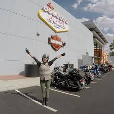 motorcyclewoman gugu