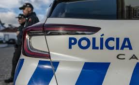 Nazaré: Femme arrêtée pour violence et outrage! Détails CHOC! - Imagen principal del artículo