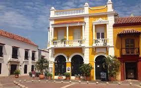 Neben den touristen die dort. Cartagena De Indias Kolumbiens Bunteste Stadt Perle Der Karibik Passenger On Earth