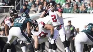 The nfl's thanksgiving day games have traditionally included one game hosted by the detroit lions since 1934, and one game hosted by the dallas cowboys since 1966. Patada Inicial De La Nfl Foles Y Los Eagles Reciben A Falcons As Usa