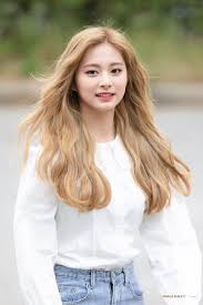 Icons #twice matching icons #twice matching#matching#matching icons#blonde hair#ginger hair. These 13 Female Idols Slay Blonde Curly Hair So Well It Might As Well Be Their Signature Look Koreaboo