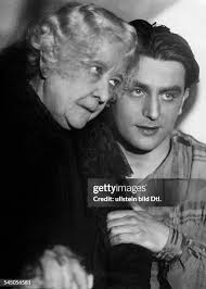 36 Edna G Stock Photos, High-Res Pictures, and Images