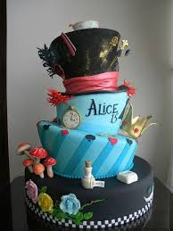 Alice In Wonderland Torte Bestellen Schone Torten Torten Verzieren Torten Bilder Torten Dekorieren Alice Im Wunderland Kuchen Crazy Cakes Kuchen Und Torten