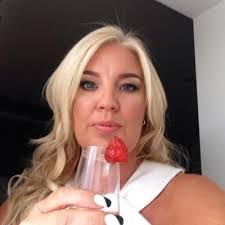 Sharon Beech's Instagram, Twitter & Facebook