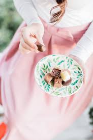 Order your christmas chocolate gifts online today and choose our special christmas delivery option for just £3.95, fully tracked. Holiday Hostess Gift Idea Ferrero Golden Gallery Signature Chocolates Holiday Hostess Gifts Holiday Hostess Christmas Hostess