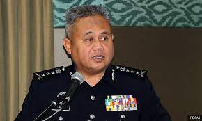 Dalam menjaga keamanan awam, pdrm dibantu oleh kumpulan sokongan yang terdiri dari polis tambahan. Malaysiakini Abd Jalil Hassan Ketua Polis Selangor Baru