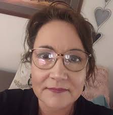 With their sturdy build, hardy hooves, and insulating ringlets, curly  horses are made to thrive in the wild! 🌄 Their coats, growing thick and  curled in the winter and short and wavy