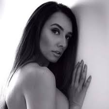 Contact Andreea Sandu