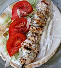 Delinquances Et Saveurs Pita Shish Taouk Shish Taouk Kebab Recipes Mediterranean Recipes