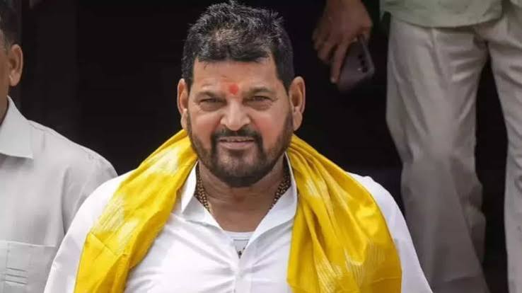 यौन उत्पीड़न केस में बृजभूषण शरण सिंह को नोटिस, महिला पहलवानों ने बरी होने के फैसले
