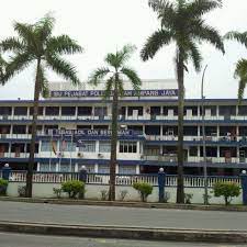Maybe you would like to learn more about one of these? Ibu Pejabat Polis Daerah Ampang Jaya Ampang Selangor