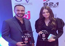 وكتبت هنادي مهنا إيجابي تحليل كوفيد الحمد لله يوم لطيف للجميع، كما أعلنت عبر تطبيق إنستجرام دخولها الحجر الصحي. Ndild2kmwbi0im