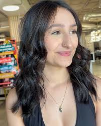 Hair that speaks for itself 🤝🏼 Step one going lighter from black >