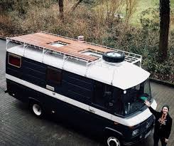 Pin By Adrian Arpi On Fourgon Amenage Bus Camper Mercedes Camper Mercedes Van