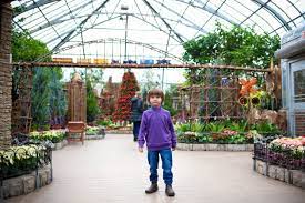 Krohn Conservatory Christmas 2021 Krohn Conservatory A Crystal Holiday 11 Southwest Ohio Parent Magazine