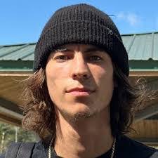 Alex Handal's Instagram, Twitter & Facebook