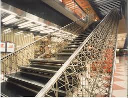 Mark the support at 3⁄4 above the top rail opening. Suspended Or Floating Staircases Kikukawa
